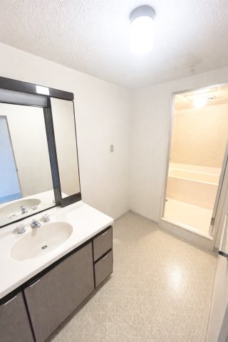 日商岩井芦屋ガーデンヒルズA棟